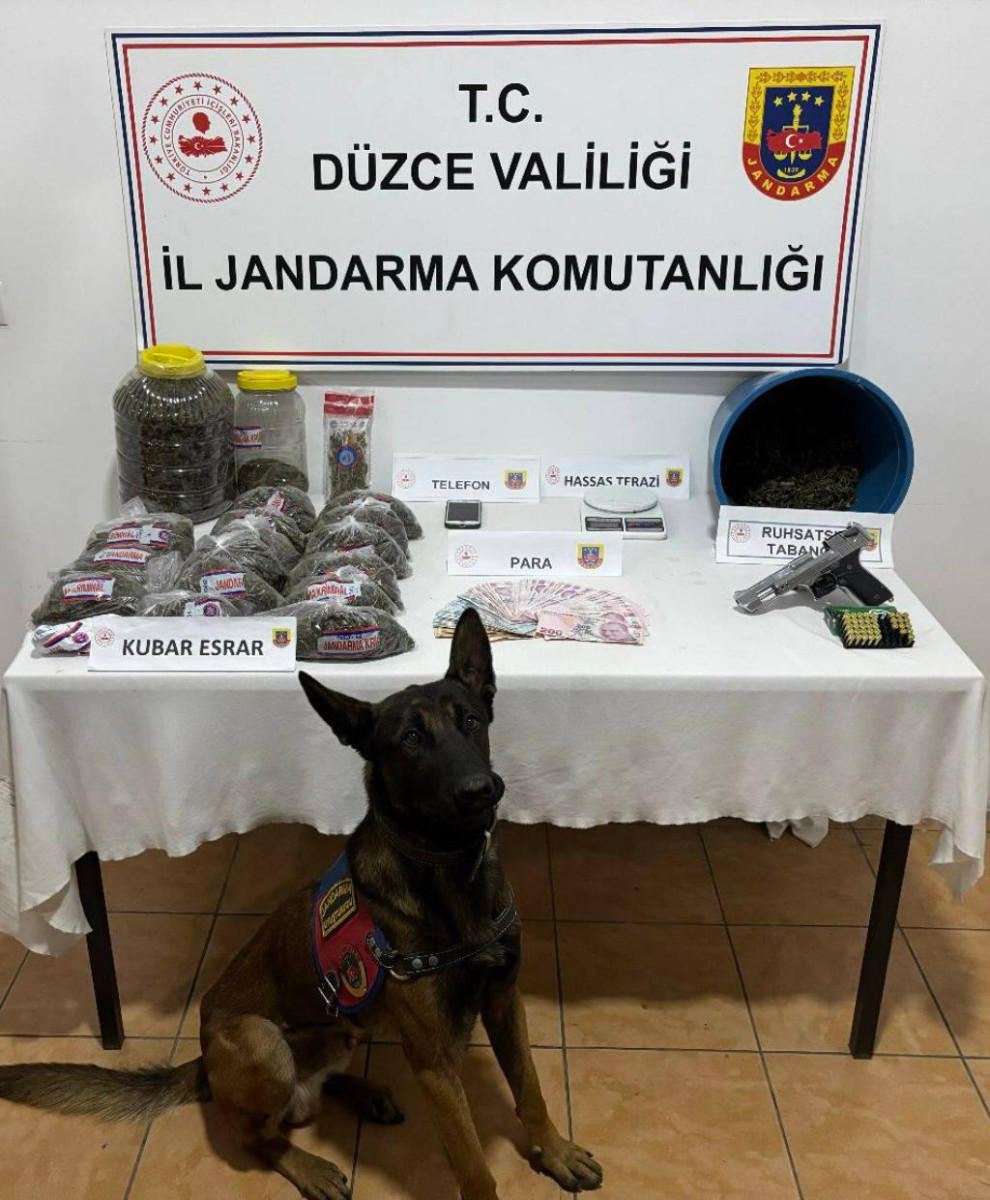 3 Bin gram esrar jandarma timlerince yakalandı